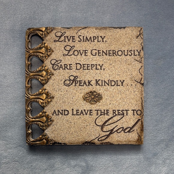 The Unbranded Brand Other - Elegant Gold and Cream Wall Decor Plaque